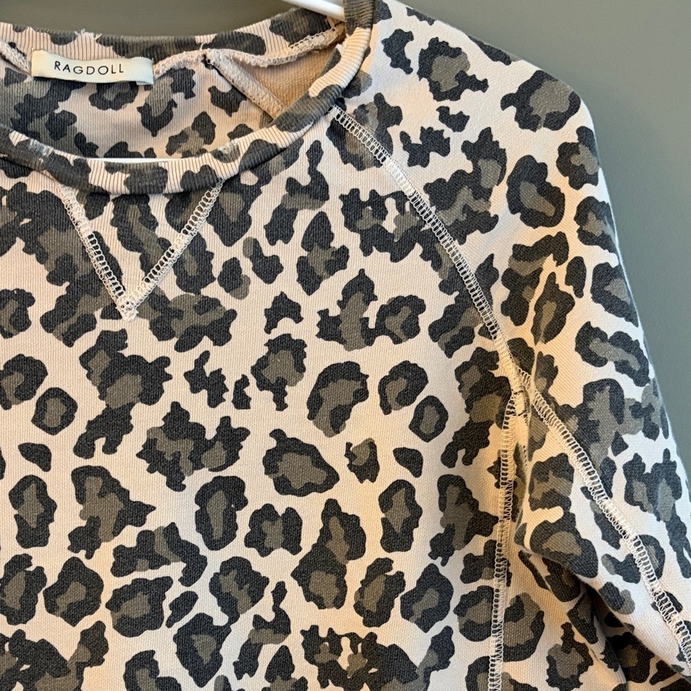 RAGDOLL Leopard Print Distressed Sweatshirt size small - Picture 5 of 15